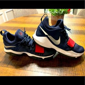 Basketball shoe NIKE PG 1 USA